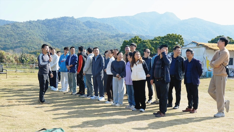 团队成长不是一朝一夕，重要的是方向一致、步子稳，大家一起坚持下去。