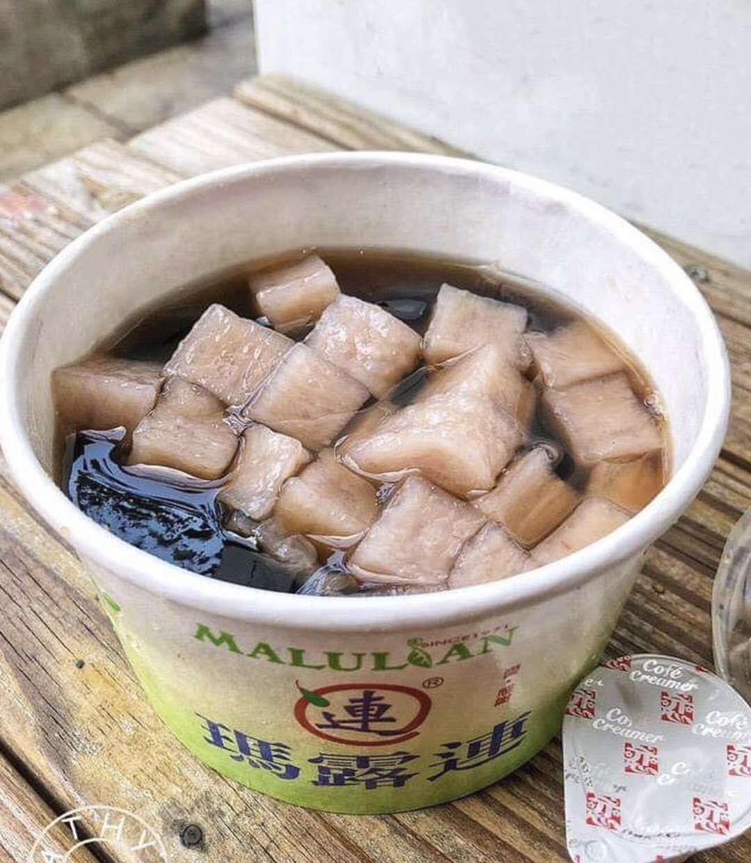 烧仙草滑嫩爽口，芋圆软糯清甜，在这秋天的尾巴喝上一杯真过瘾