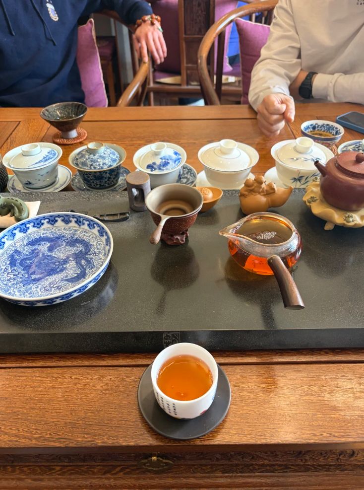 今天是个好日子，朋友介绍亲戚过来了解我们机构了，团队是越来越大了